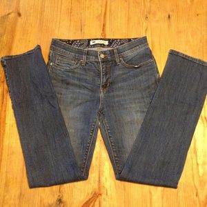Levi's Straight Leg Jeans